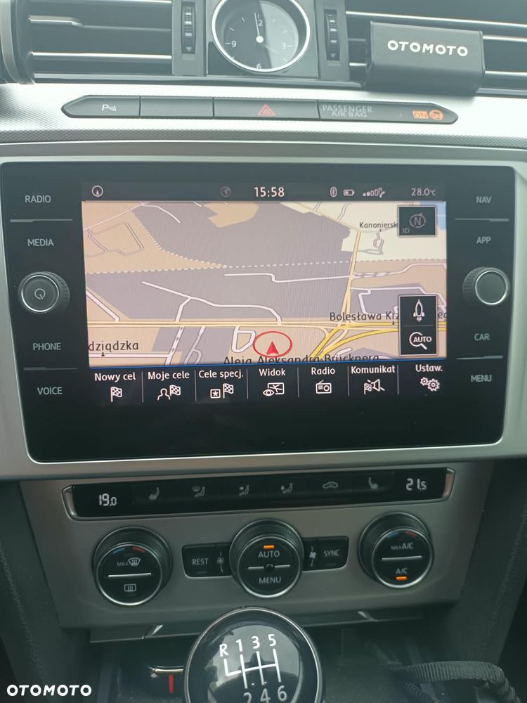 Volkswagen Passat - 12