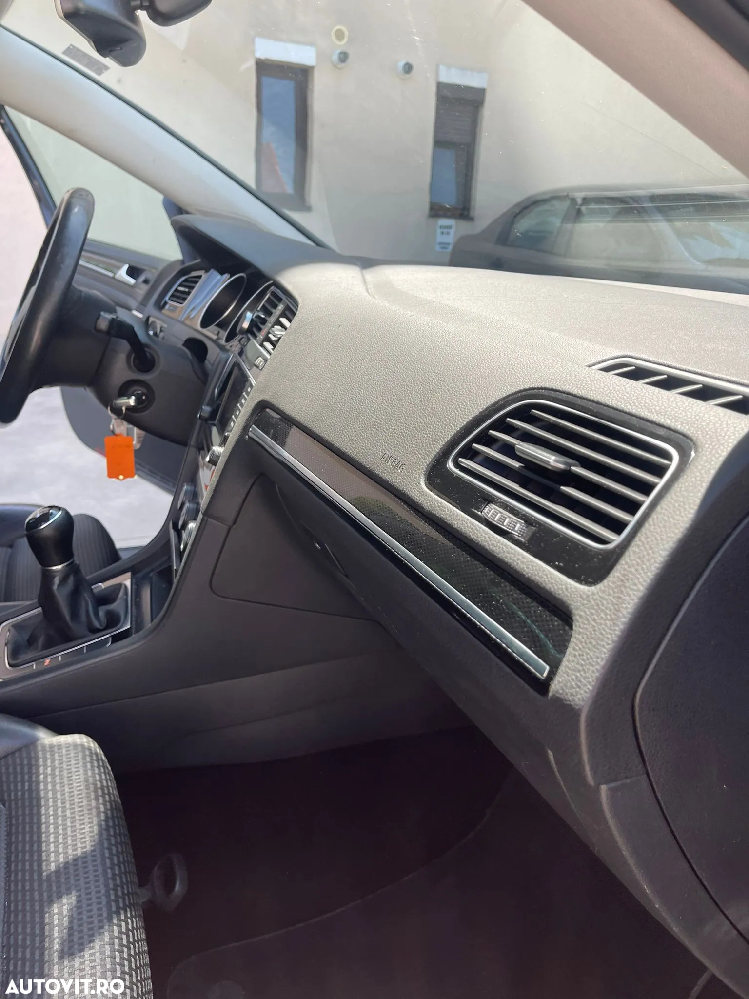 Volkswagen Golf - 18