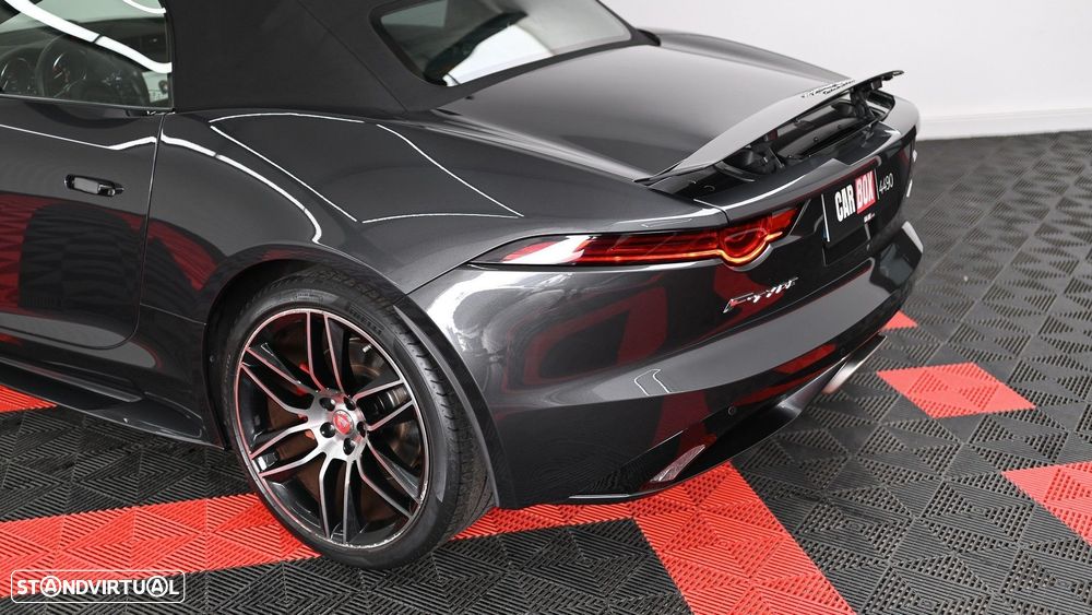 Jaguar F-Type 2.0 i4 Chequered Flag - 27