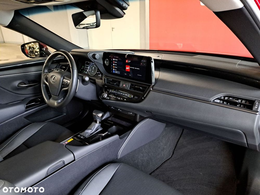 Lexus ES 300h Business Edition - 18