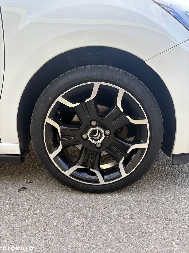 Citroën DS3 PureTech 110 Start & Stop SoChic - 6