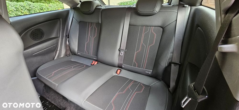 Opel Corsa 1.4 16V 150 Jahre - 10
