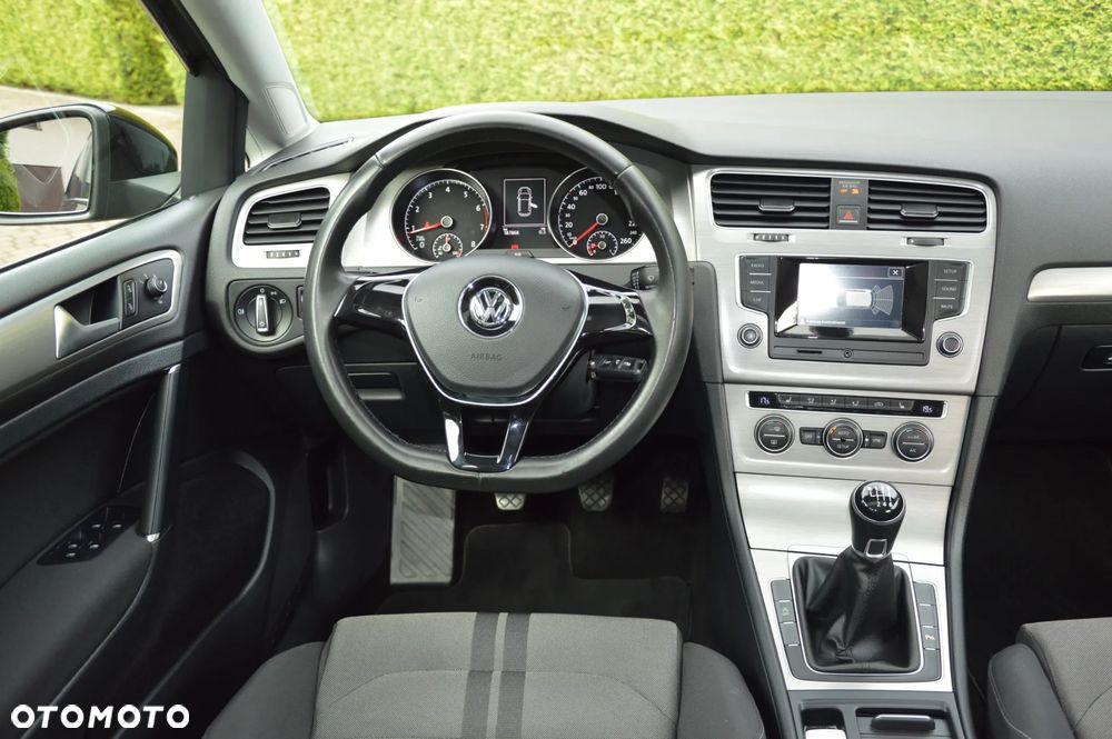 Volkswagen Golf - 16