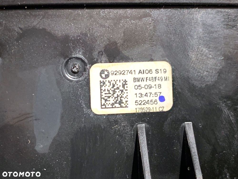 KRATKA NAWIEWU PRZÓD  BMW X1 (F48) 2014 - 2022 sDrive 18 i 103 kW [140 KM] benzyna 2017 - 2022 - 7