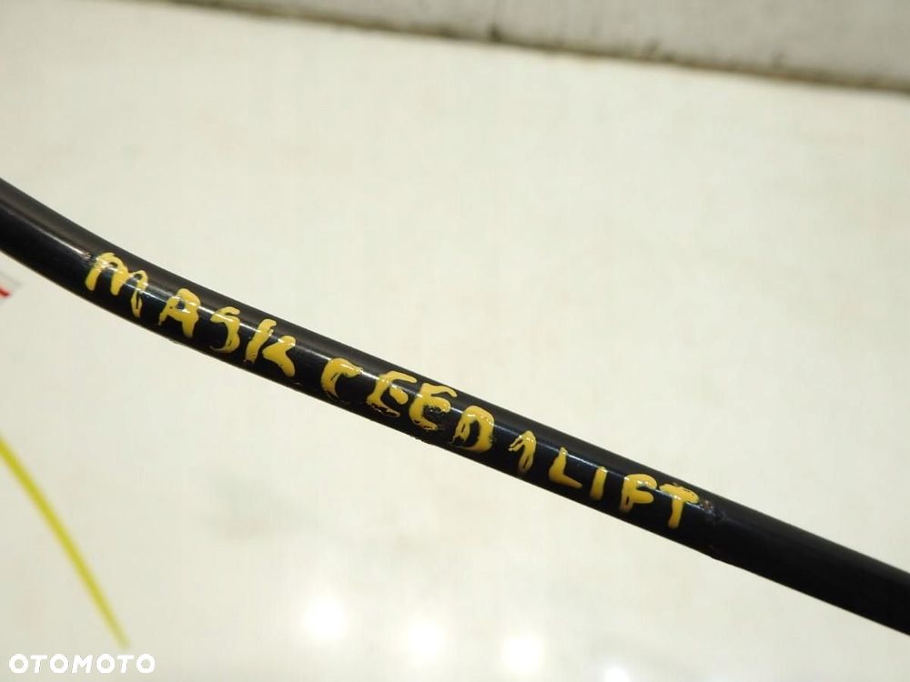 PODPORA MASKI KIA CEED I LIFT - 2