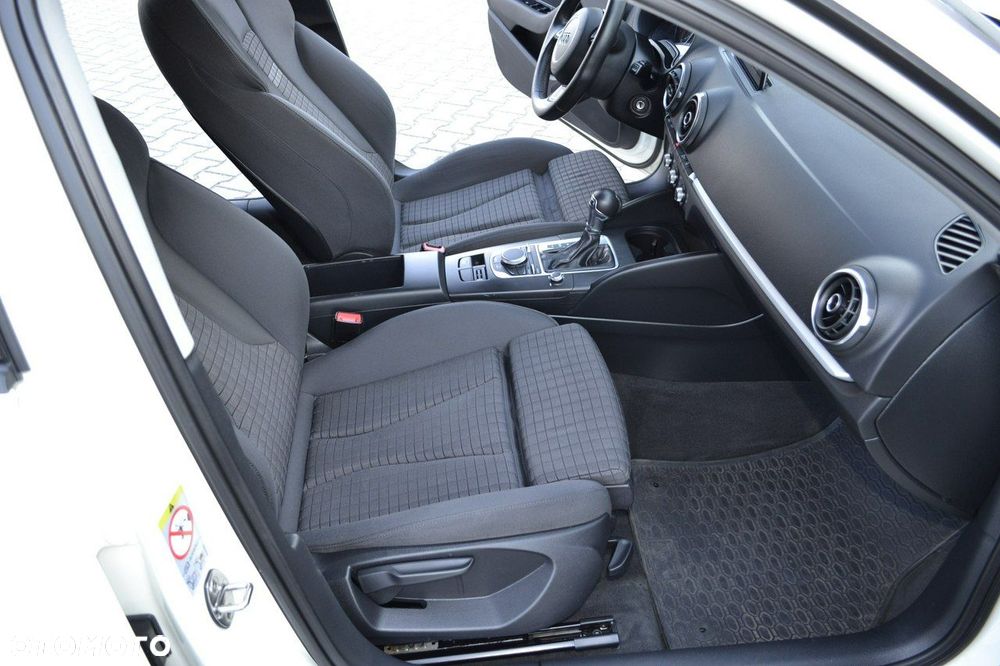 Audi A3 Sportback 2.0 TDI S tronic design - 35