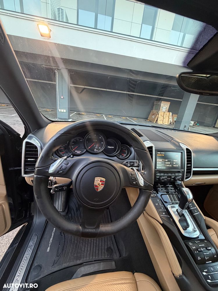 Porsche Cayenne - 22