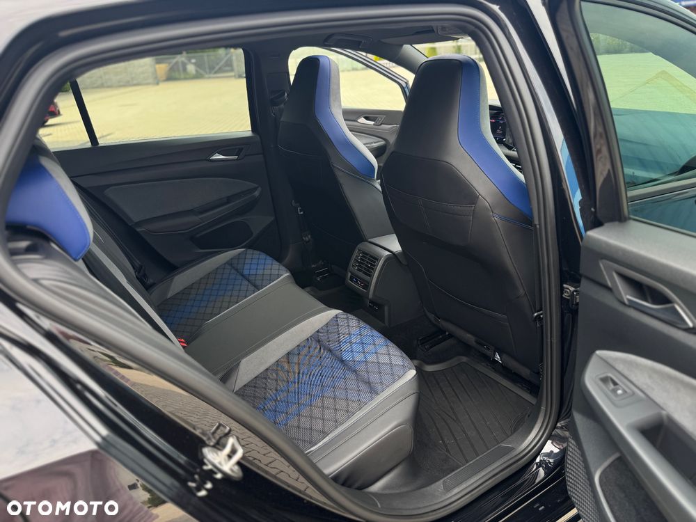Volkswagen Golf - 27