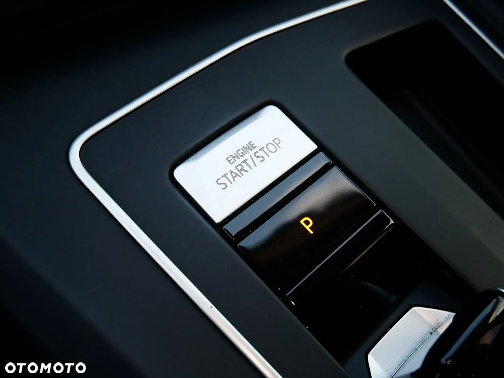 Volkswagen Golf 1.0 eTSI United DSG - 17