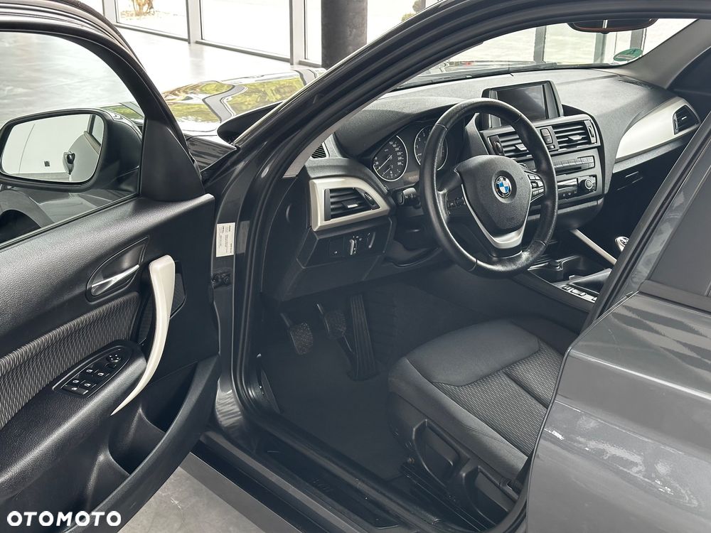 BMW Seria 1 116i - 13