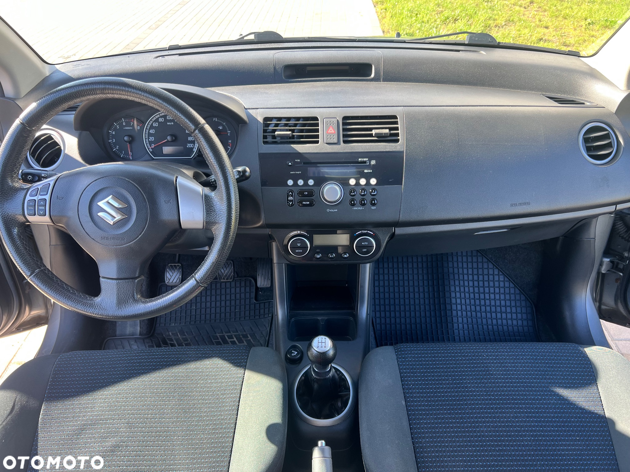Suzuki Swift 1.3 Sakura - 6