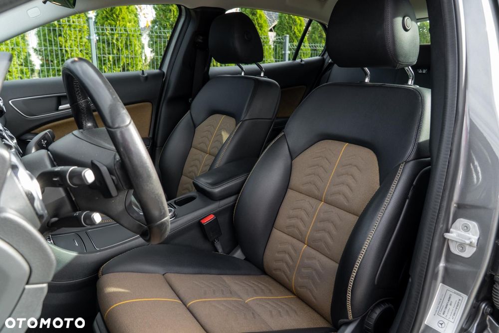 Mercedes-Benz GLA - 14