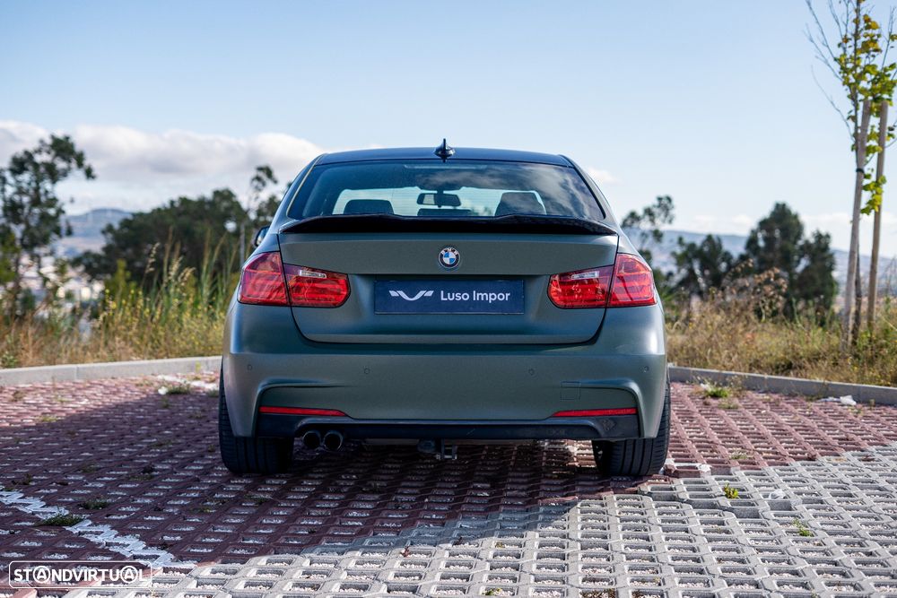 BMW 328 i Pack M - 12