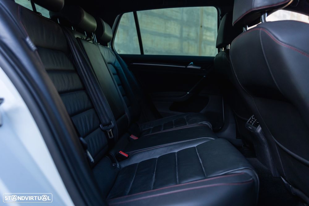 VW Golf 2.0 TSi GTi DSG Performance - 16