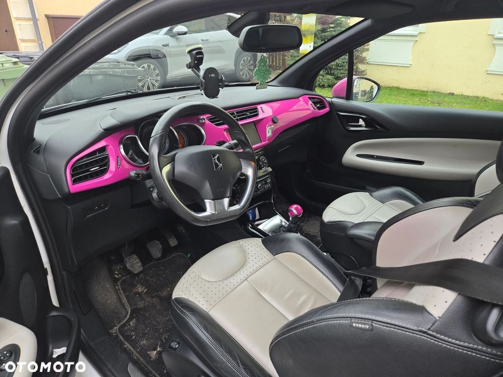 Citroën DS3 e-HDi 90 FAP SoChic - 17