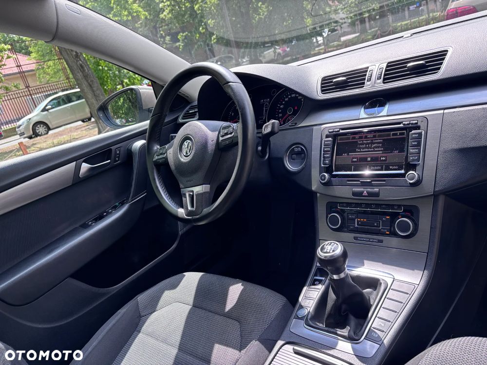 Volkswagen Passat 1.8 TSI Comfortline - 31