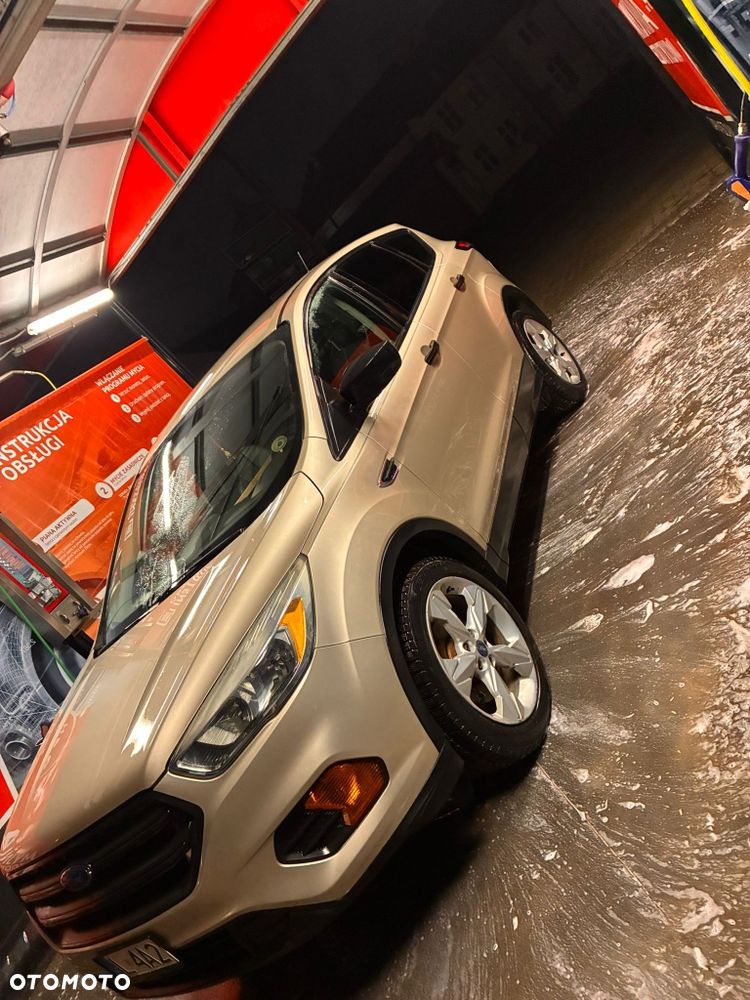 Ford Escape 2017 photo 3