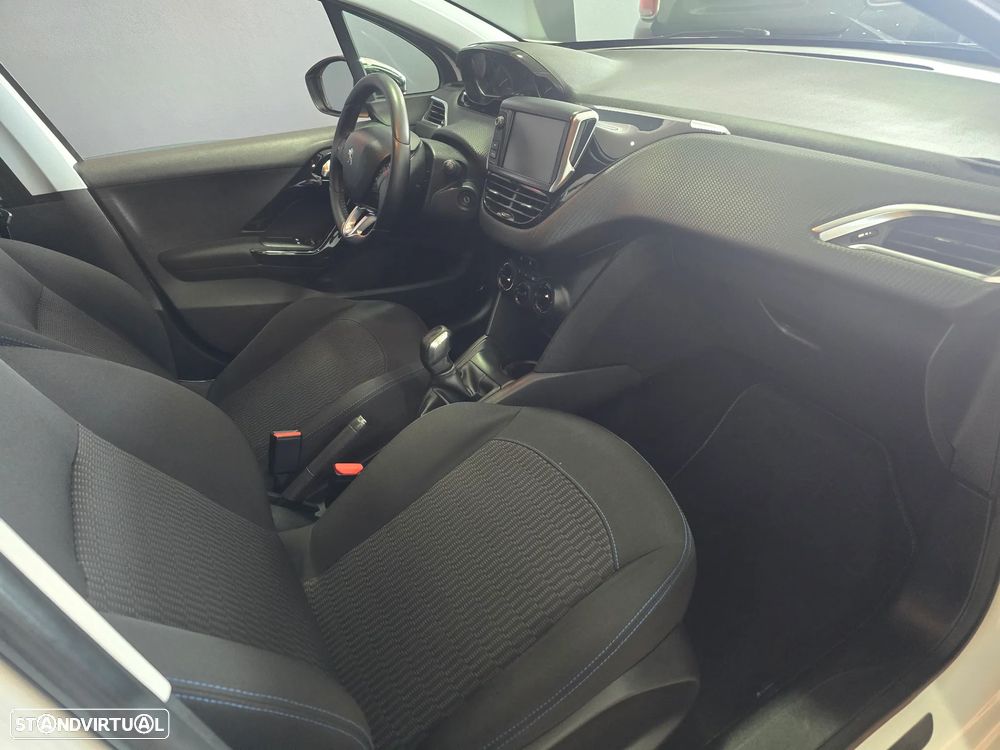 Peugeot 208 1.6 BlueHDi Style - 10