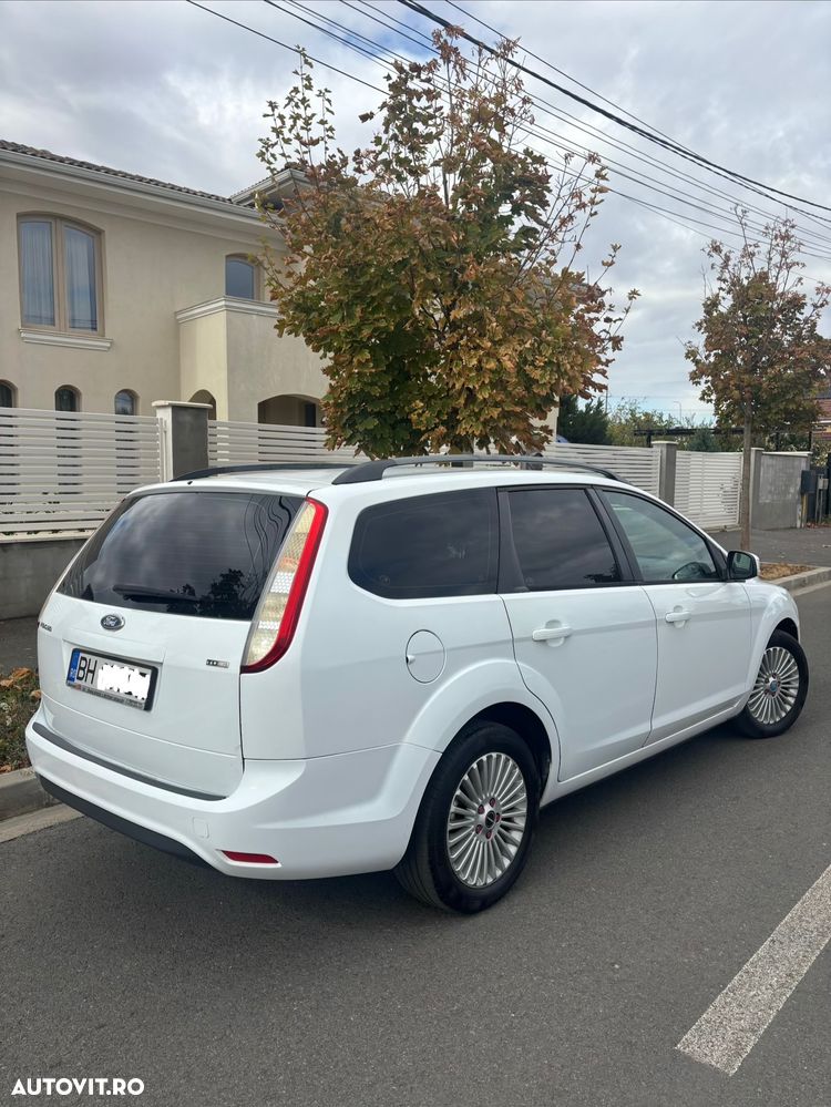 FORD Focus 2010 — imagine 3