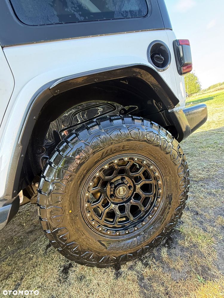 Jeep Wrangler - 30