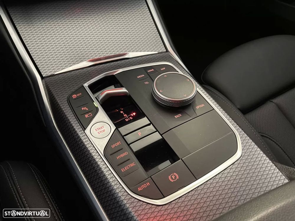 BMW 320 e Pack Desportivo M Auto - 35