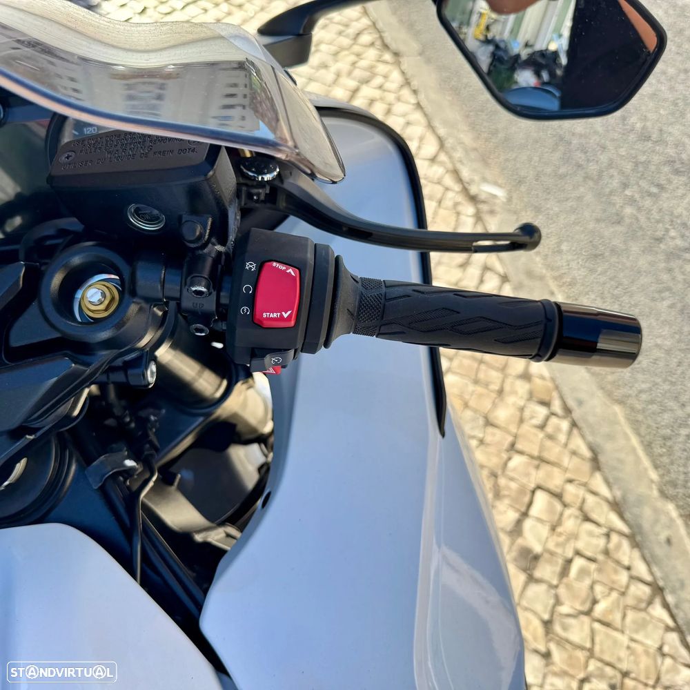 Suzuki Hayabusa GSX 1300 R - 18