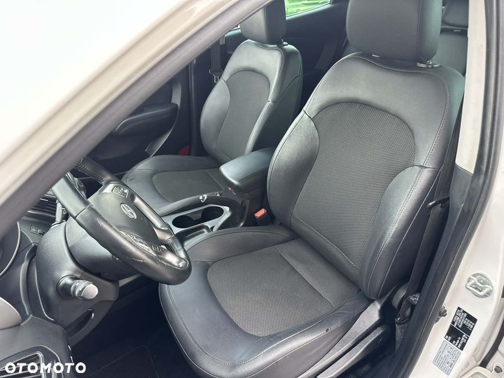 Hyundai ix35 1.7 CRDi 2WD blue Trend - 12