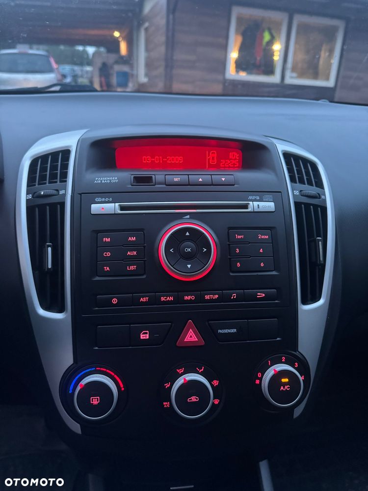 Kia Ceed - 13