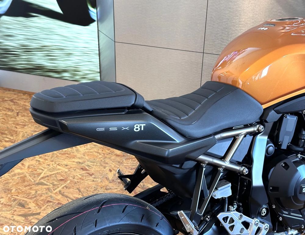 Suzuki GSX - 7