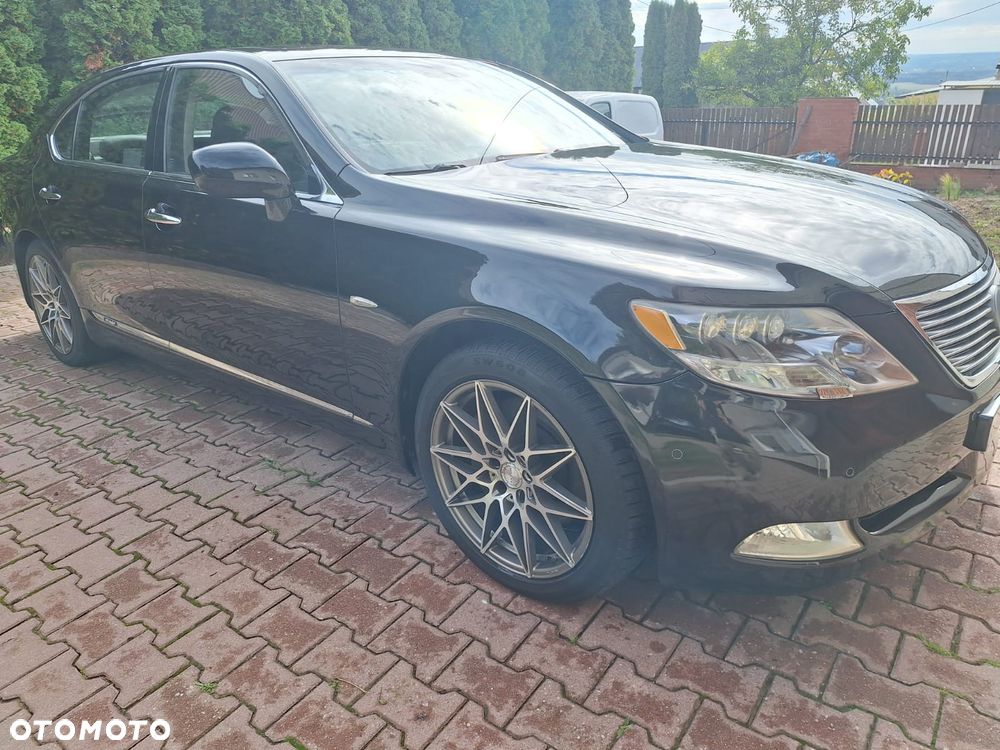 Lexus LS - 10