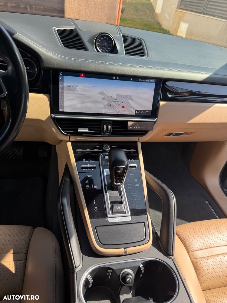 Porsche Cayenne Standard - 18