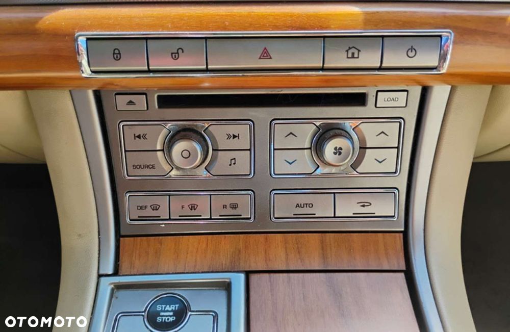 Jaguar XF - 18