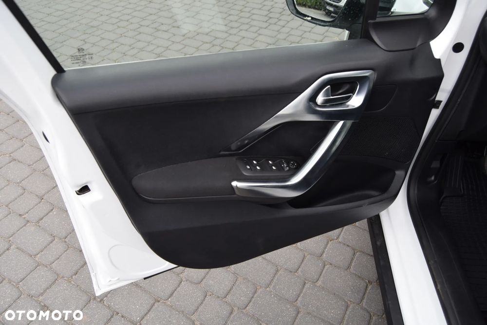 Peugeot 2008 120 VTI Allure - 21