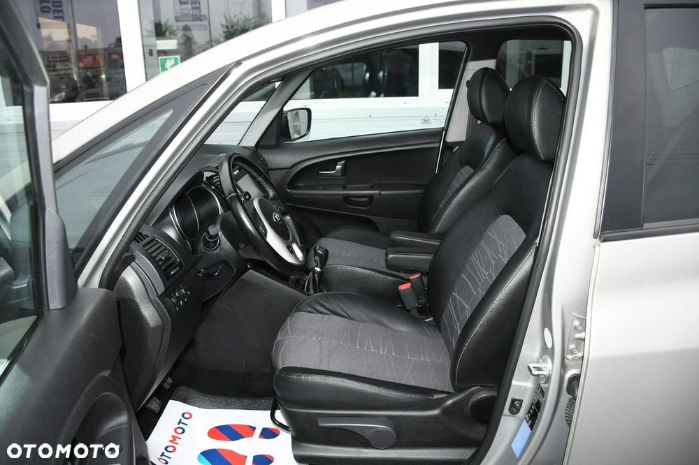 Kia Venga - 19