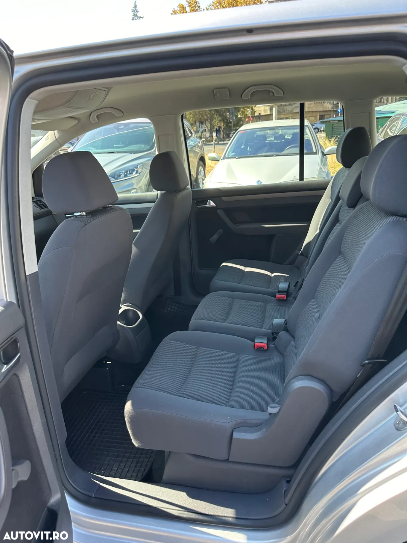 Volkswagen Touran 1.9 TDI DPF Conceptline - 6