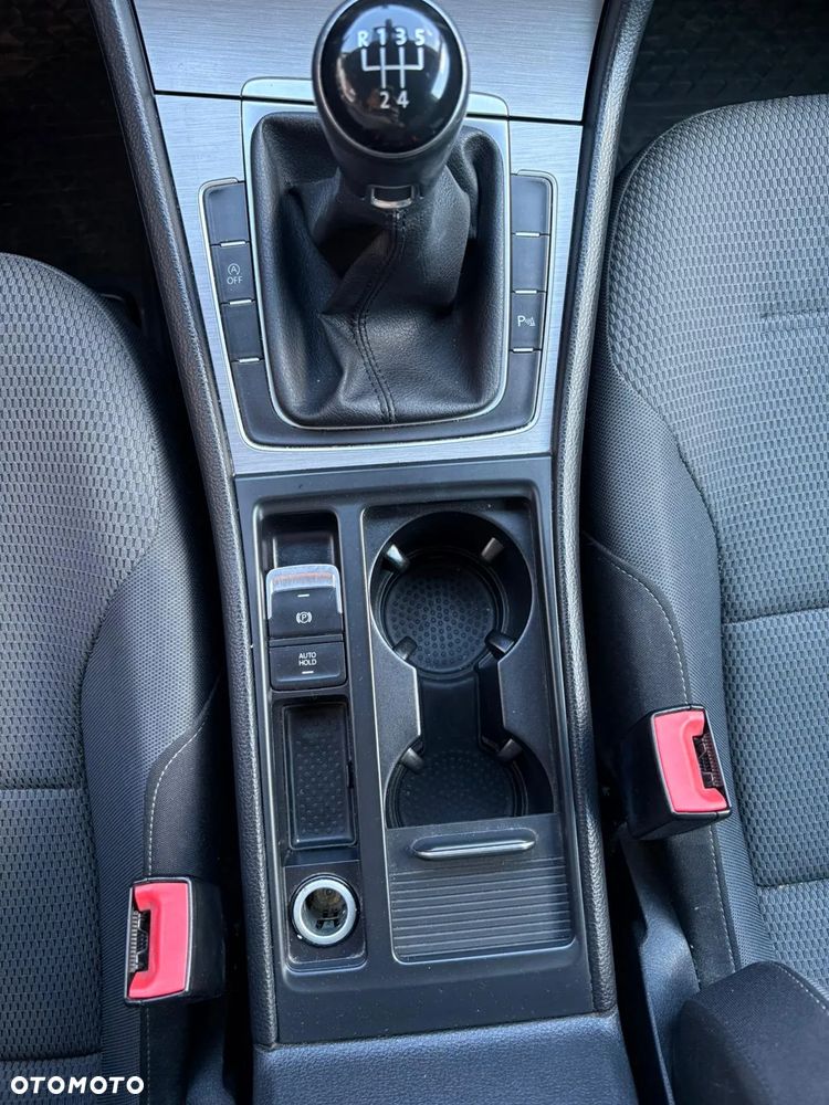 Volkswagen Golf 1.6 TDI Comfortline - 10