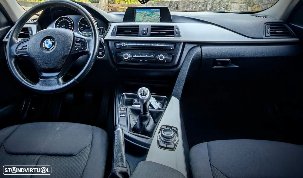 BMW 320 d Pack M - 15