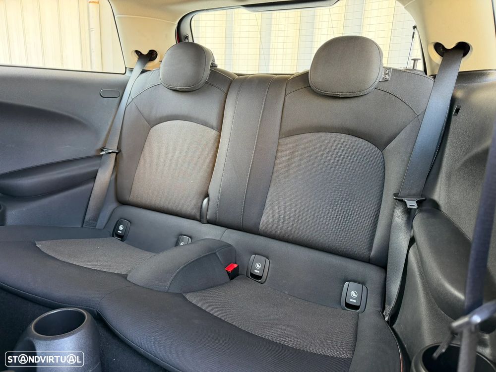 MINI 3 Portas One D - 7