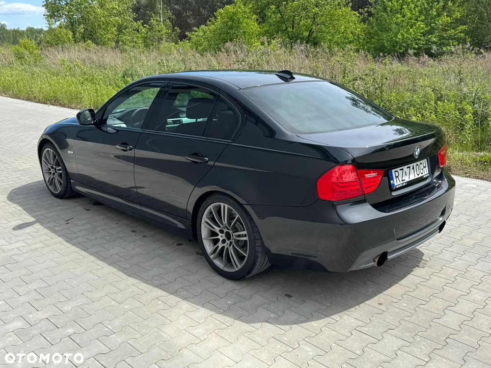 BMW Seria 3 2011 photo 2