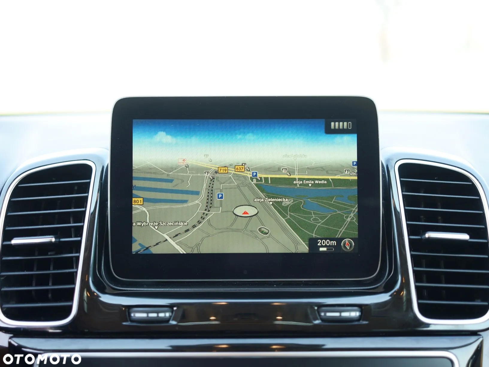 Mercedes-Benz GLE - 26