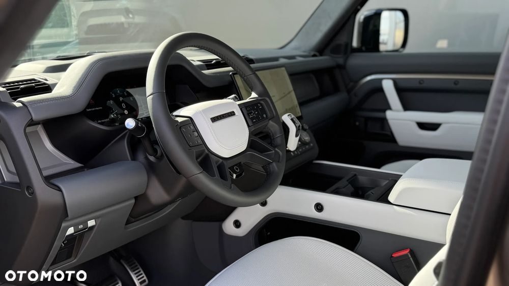 Land Rover Defender 4.4 P635 V8 mHEV Octa - 8