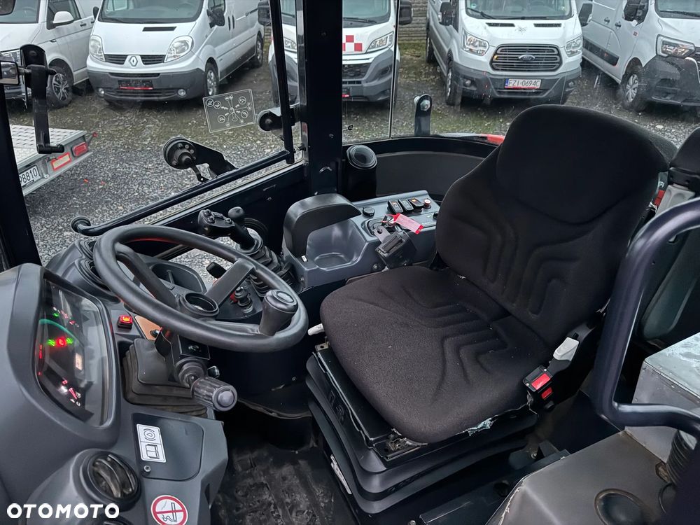 Kubota R065 - 11