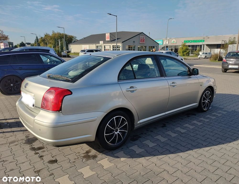 Toyota Avensis - 6