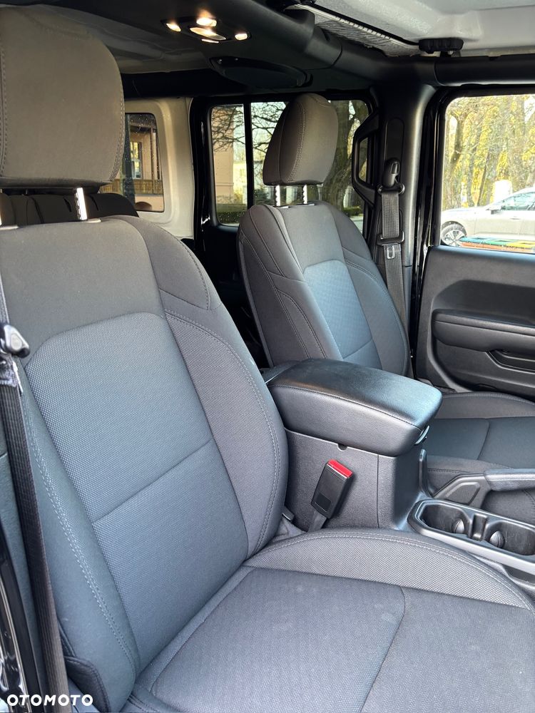 Jeep Wrangler Unlimited GME 2.0 Turbo Sahara - 12