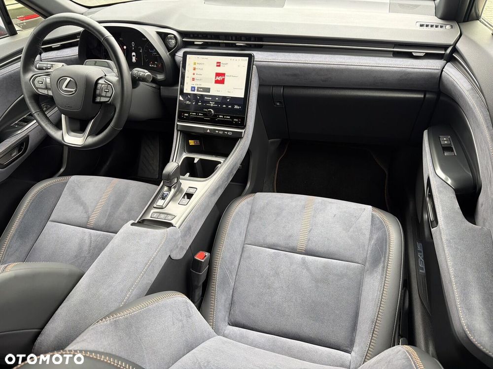 Lexus LBX 1.5 Hybrid Cool AWD - 19