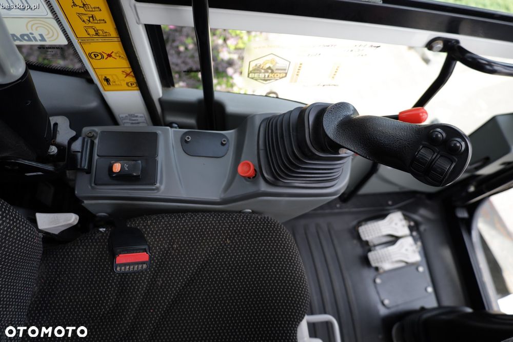 Liebherr A918 Compact - 26