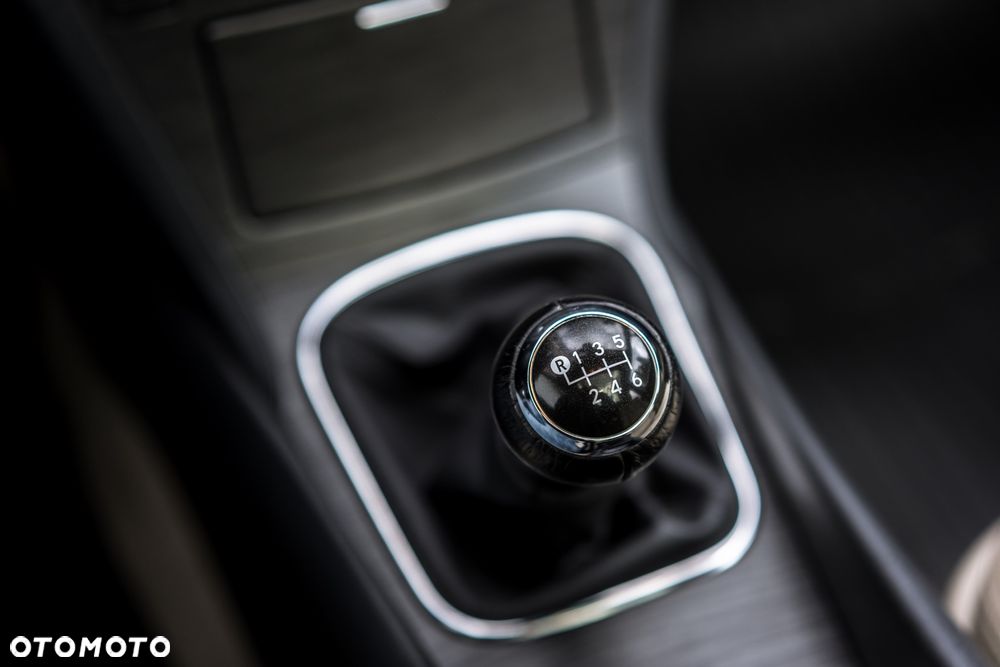 Toyota Avensis 2.0 Sol plus NAVI - 15