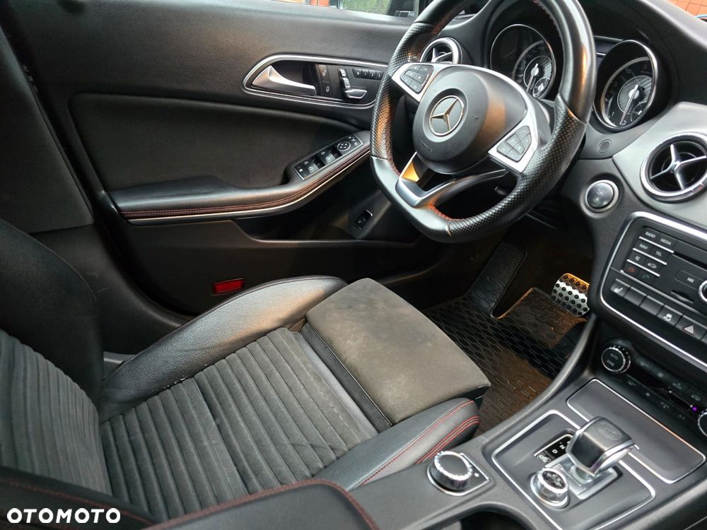 Mercedes-Benz CLA 45 AMG 4-Matic - 21