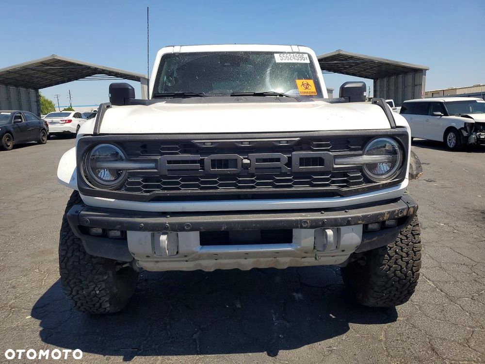 Ford Bronco - 6