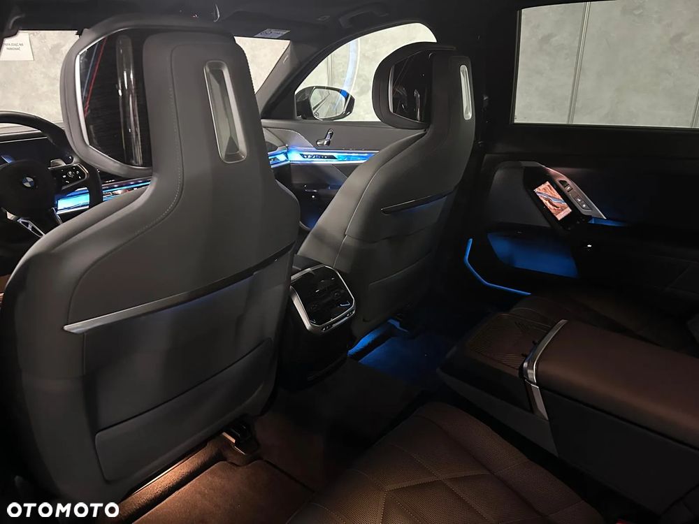 BMW Seria 7 - 28